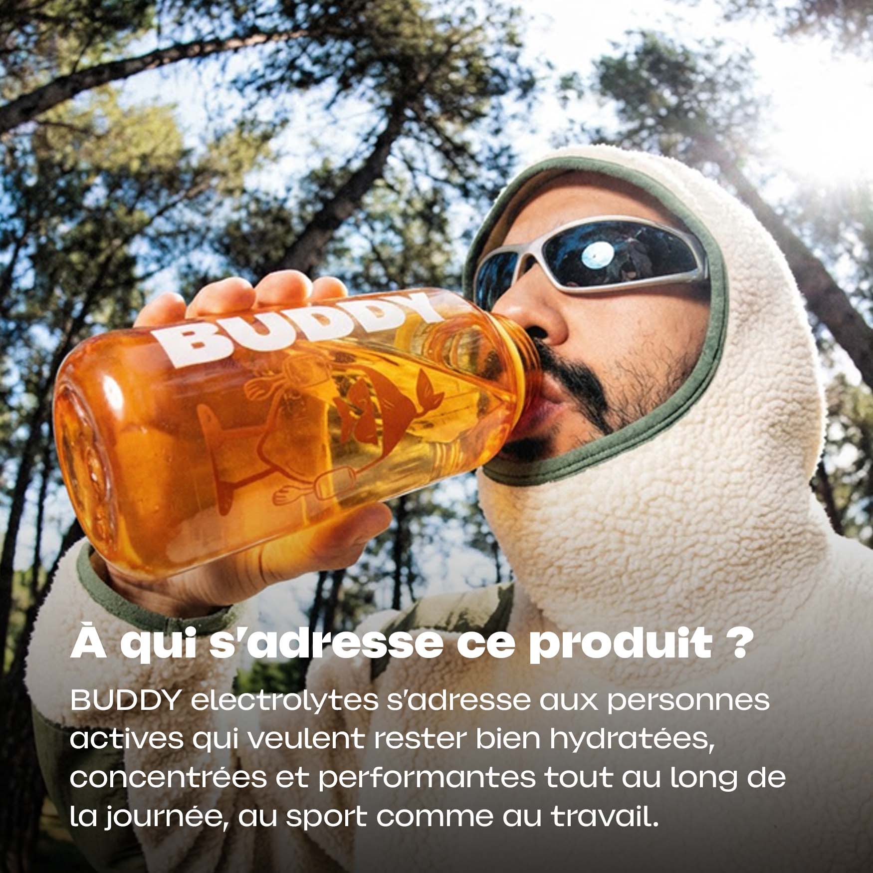 Personne active buvant électrolytes Buddy hydratation sport concentration et performance quotidienne